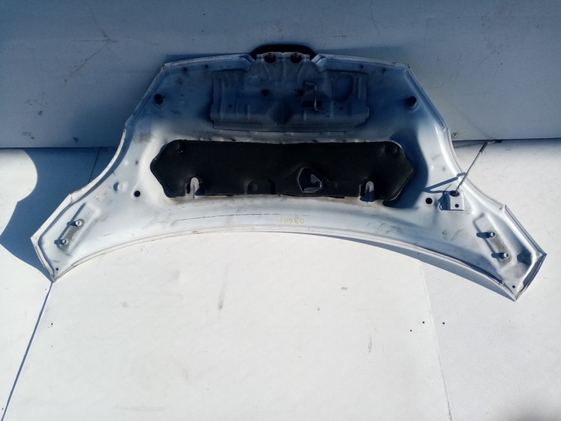 Recambio de capot para peugeot 107 urban referencia OEM IAM 1611149380  