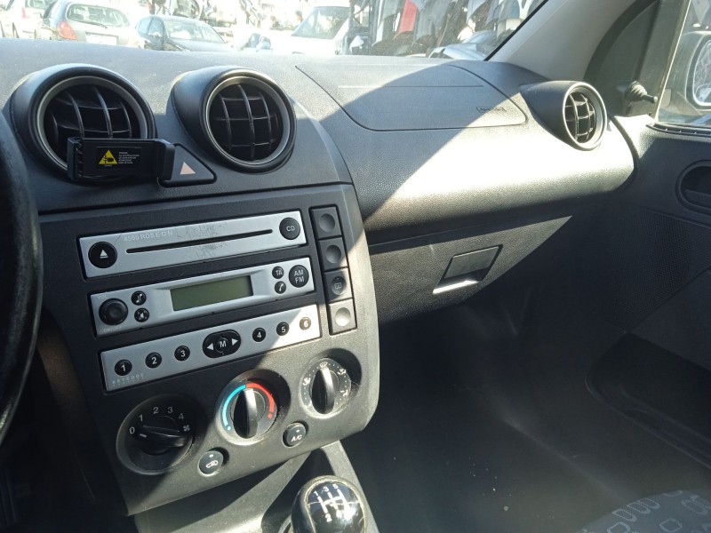 ford fiesta v (jh_, jd_) del año 2001