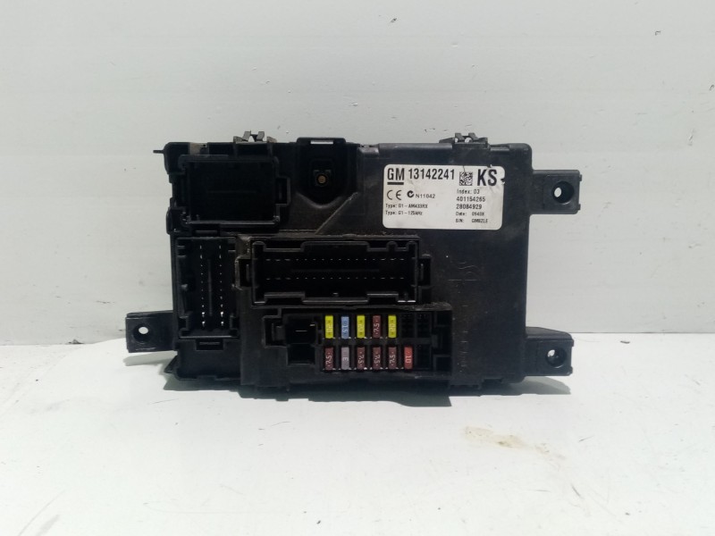 Recambio de caja reles / fusibles para opel corsa d referencia OEM IAM 13142241  