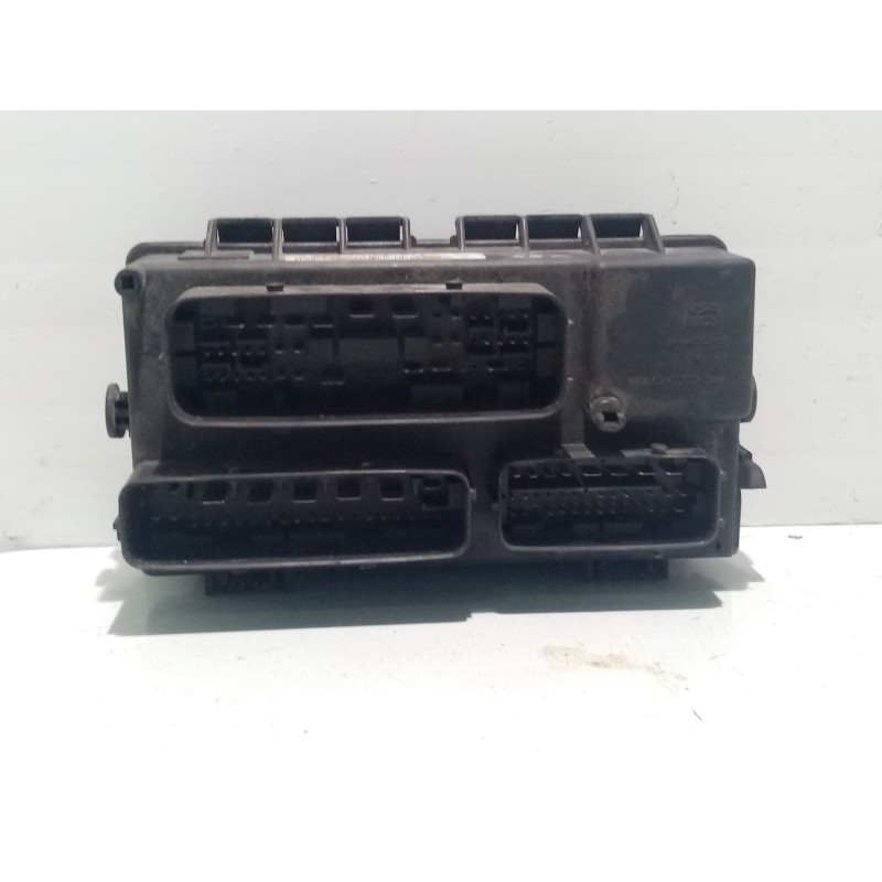 Recambio de caja reles / fusibles para opel corsa d referencia OEM IAM 13217394EH  