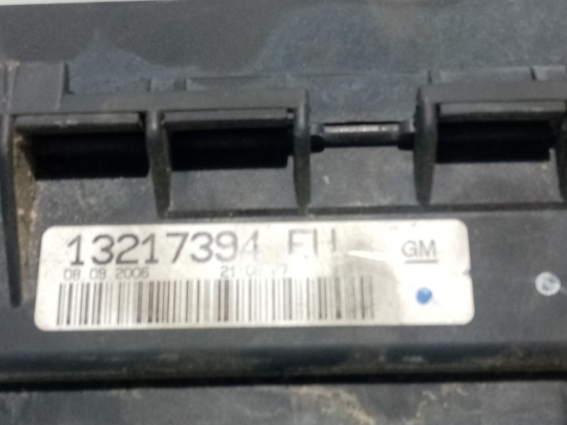 Recambio de caja reles / fusibles para opel corsa d referencia OEM IAM 13217394EH  