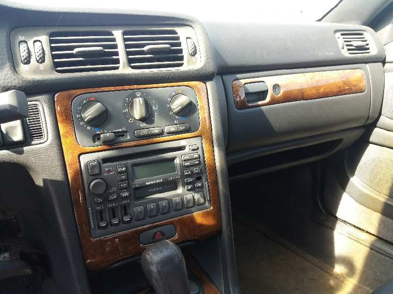 volvo c 70 coupe    |   0.97 - 0.02 | 1997 - 2002 del año 1997