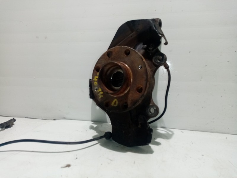 Recambio de mangueta delantera derecha para opel corsa d referencia OEM IAM 55703153  55703155