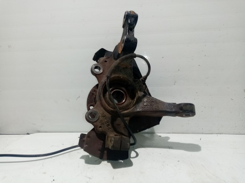 Recambio de mangueta delantera derecha para opel corsa d referencia OEM IAM 55703153  55703155