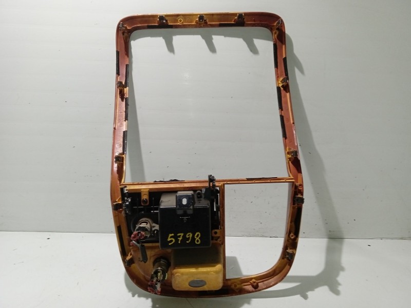 Recambio de mascara central de salpicadero para kia carnival ii (gq) 2.9 crdi referencia OEM IAM 0K54A64320AWQ  