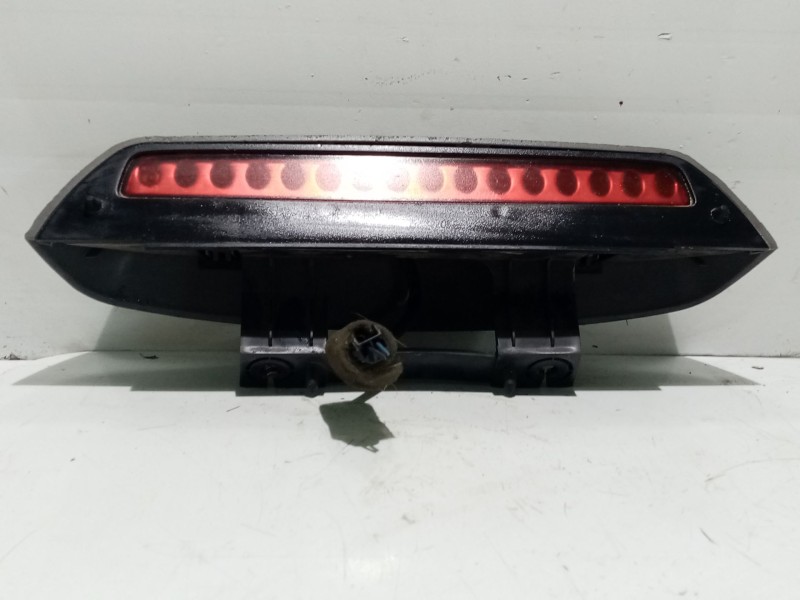 Recambio de luz central de freno para kia carens 2.0 turbodiesel cat referencia OEM IAM 0K2FB5158044  