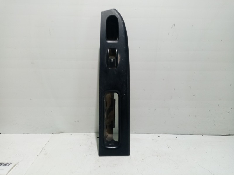 Recambio de mando elevalunas delantero derecho para kia carens 2.0 turbodiesel cat referencia OEM IAM 0K2FA66360  