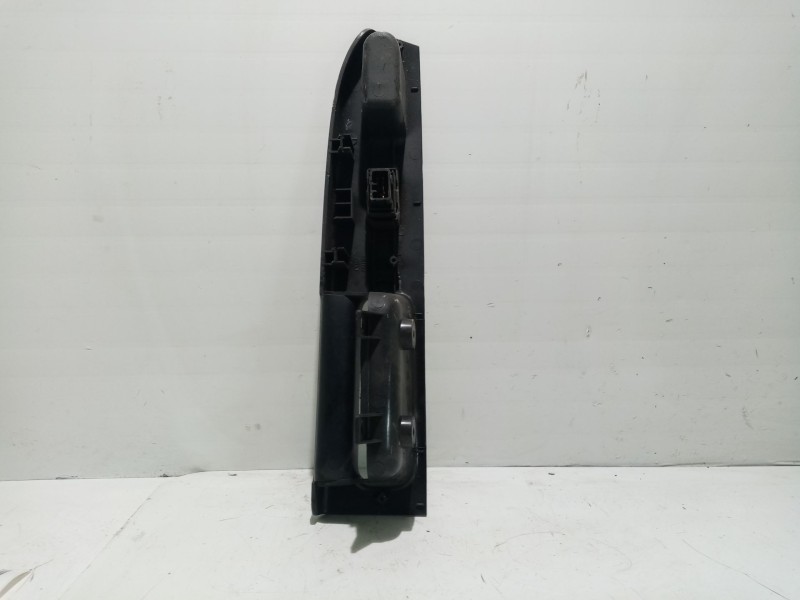 Recambio de mando elevalunas delantero derecho para kia carens 2.0 turbodiesel cat referencia OEM IAM 0K2FA66360  