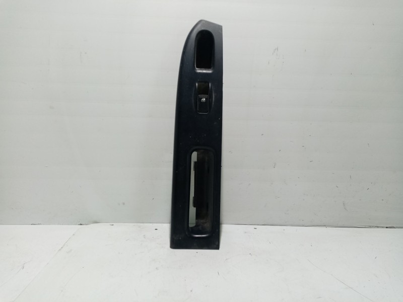 Recambio de mando elevalunas trasero derecho para kia carens 2.0 turbodiesel cat referencia OEM IAM 0K2FA66380  