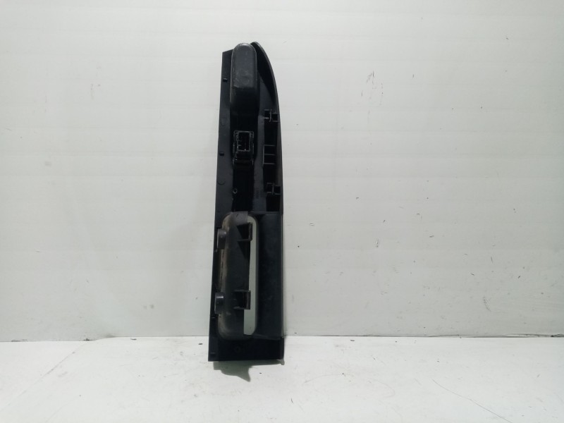 Recambio de mando elevalunas trasero derecho para kia carens 2.0 turbodiesel cat referencia OEM IAM 0K2FA66380  