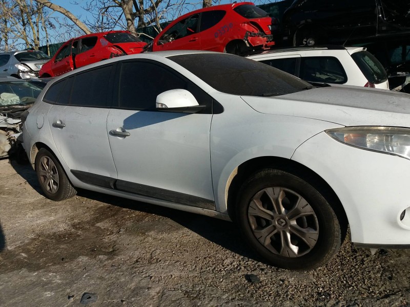 renault megane iii berlina 5 p 1.5 dci diesel cat   |   0.08 - ... | 2008 | 86 cv / 63 kw del año 2008