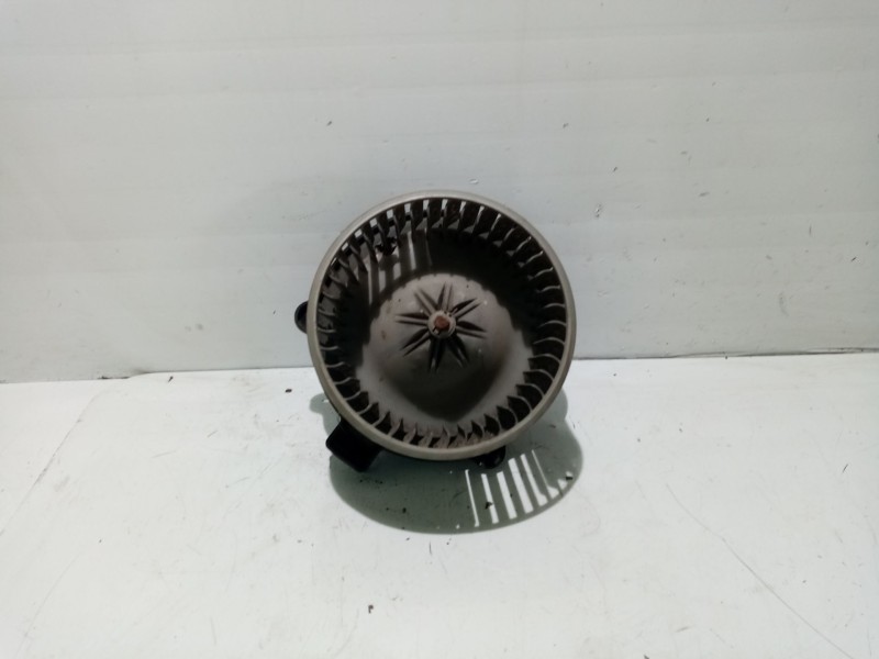 Recambio de motor calefaccion para kia carens 2.0 turbodiesel cat referencia OEM IAM 0K2FA61B10  