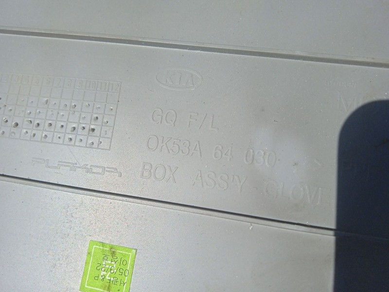 Recambio de guantera para kia carnival ii (gq) 2.9 crdi referencia OEM IAM 0K53A64030  