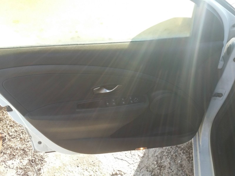 renault megane iii berlina 5 p 1.5 dci diesel cat   |   0.08 - ... | 2008 | 86 cv / 63 kw del año 2008