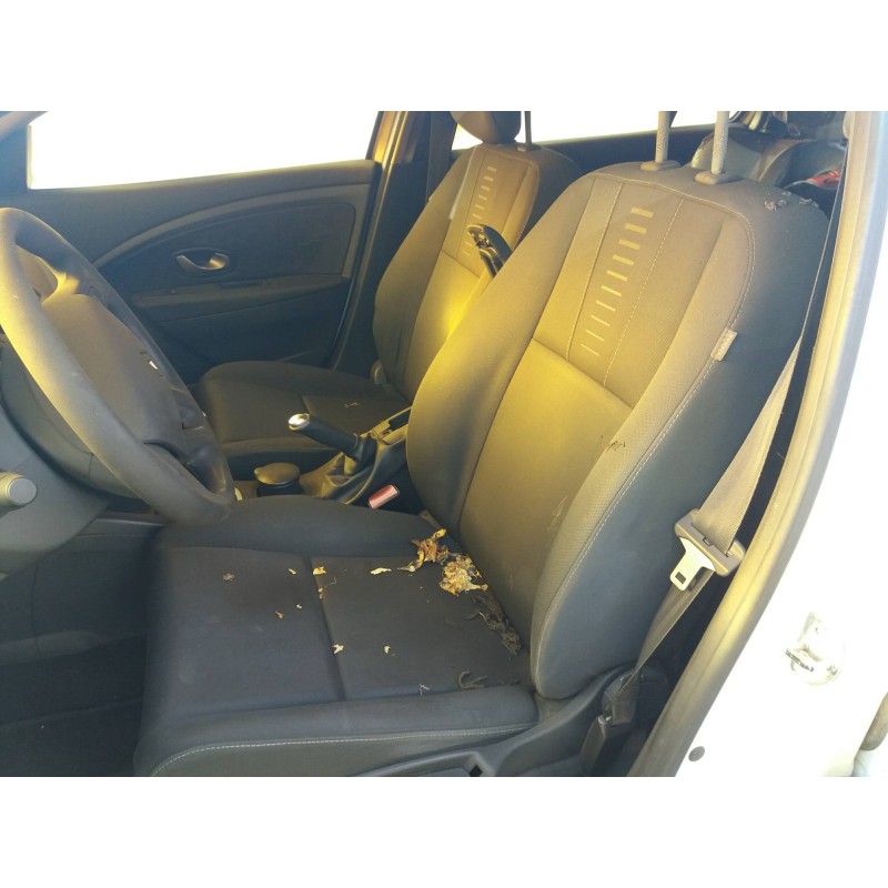 renault megane iii berlina 5 p 1.5 dci diesel cat   |   0.08 - ... | 2008 | 86 cv / 63 kw del año 2008