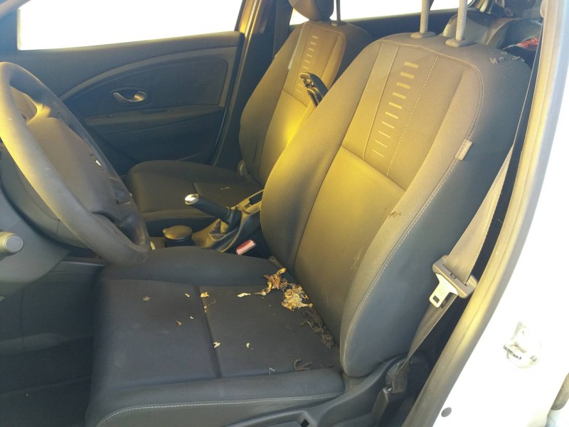 renault megane iii berlina 5 p 1.5 dci diesel cat   |   0.08 - ... | 2008 | 86 cv / 63 kw del año 2008