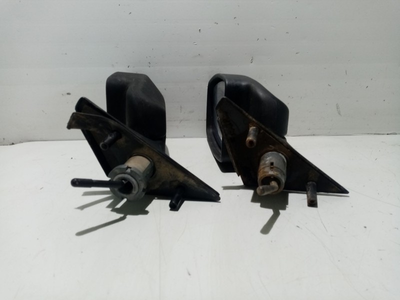 Recambio de retrovisor izquierdo para alfa romeo 33 berlina referencia OEM IAM 77501941  