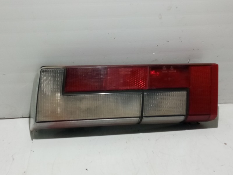 Recambio de piloto trasero izquierdo para alfa romeo 33 berlina referencia OEM IAM 294557  