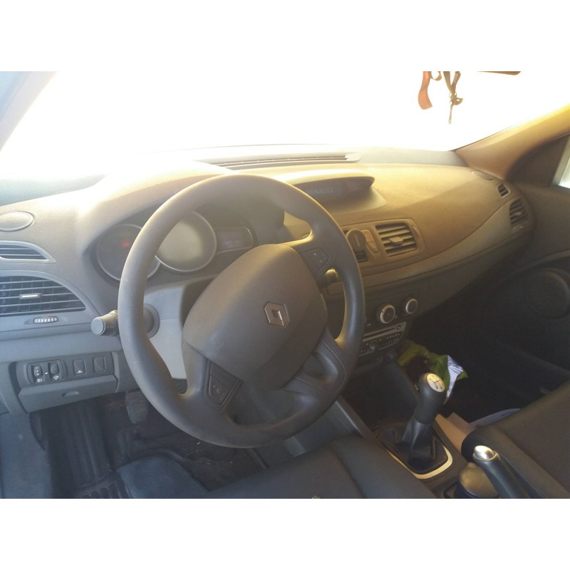 renault megane iii berlina 5 p 1.5 dci diesel cat   |   0.08 - ... | 2008 | 86 cv / 63 kw del año 2008