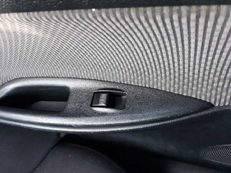 Recambio de mando elevalunas trasero izquierdo para mazda 6 berlina (gg) 2.0 diesel cat referencia OEM IAM 3583X49  