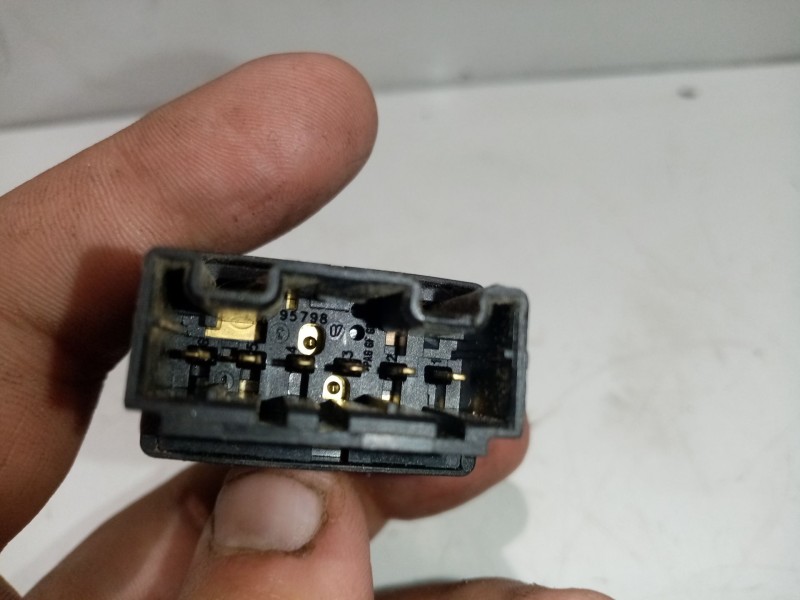 Recambio de interruptor para land rover freelander (ln) 2.0 turbodiesel referencia OEM IAM YUF101530LNF  