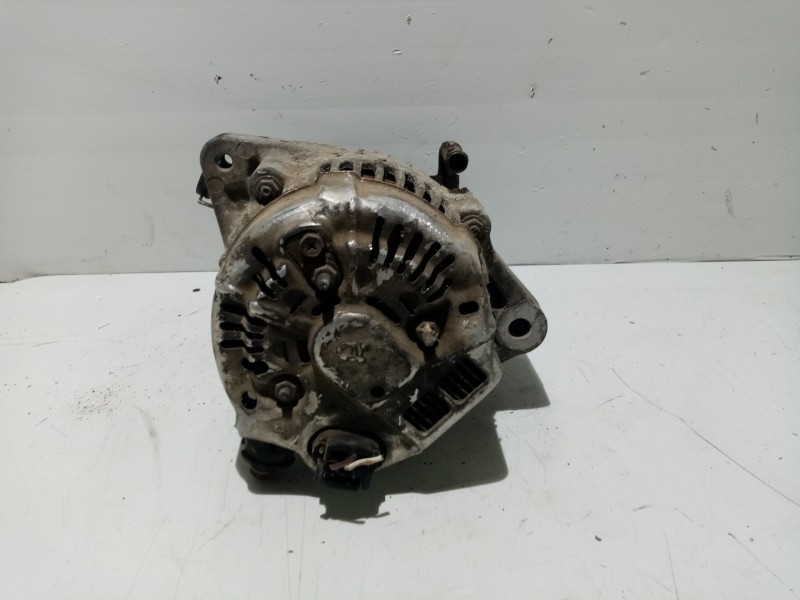 Recambio de alternador para land rover freelander (ln) 2.0 turbodiesel referencia OEM IAM YLE102000 12046530 CAL40146AS