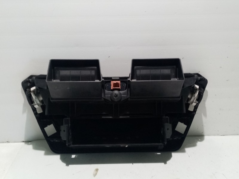 Recambio de mascara central de salpicadero para citroën c4 grand picasso sx referencia OEM IAM 96832655ZD  