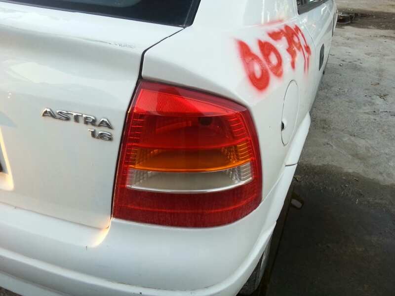 Recambio de piloto trasero derecho para opel astra g berlina club   |   04.00 - 12.04 | 2000 - 2004 | 84 cv / 62 kw referencia O