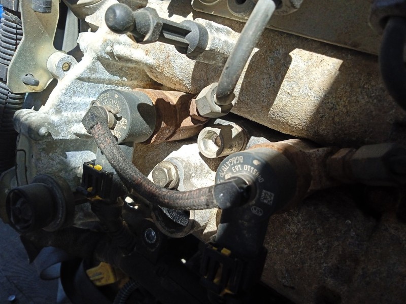 Recambio de inyector para opel corsa d referencia OEM IAM 0445110183  