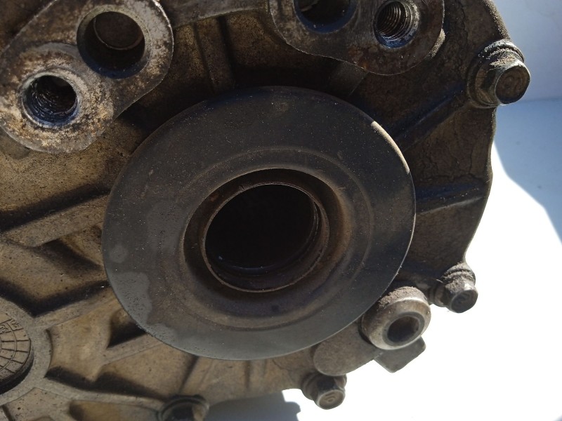 Recambio de diferencial trasero para hyundai santa fe cm referencia OEM IAM 5300039300  