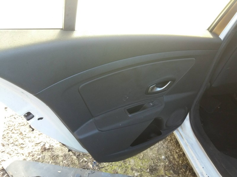 renault megane iii berlina 5 p 1.5 dci diesel cat   |   0.08 - ... | 2008 | 86 cv / 63 kw del año 2008