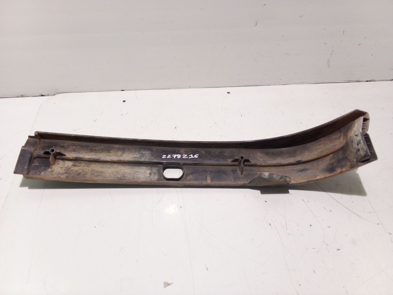 Recambio de moldura bajo faro izquierdo para land rover range rover ii (p38a) 4.6 4x4 referencia OEM IAM AWR2011LH  