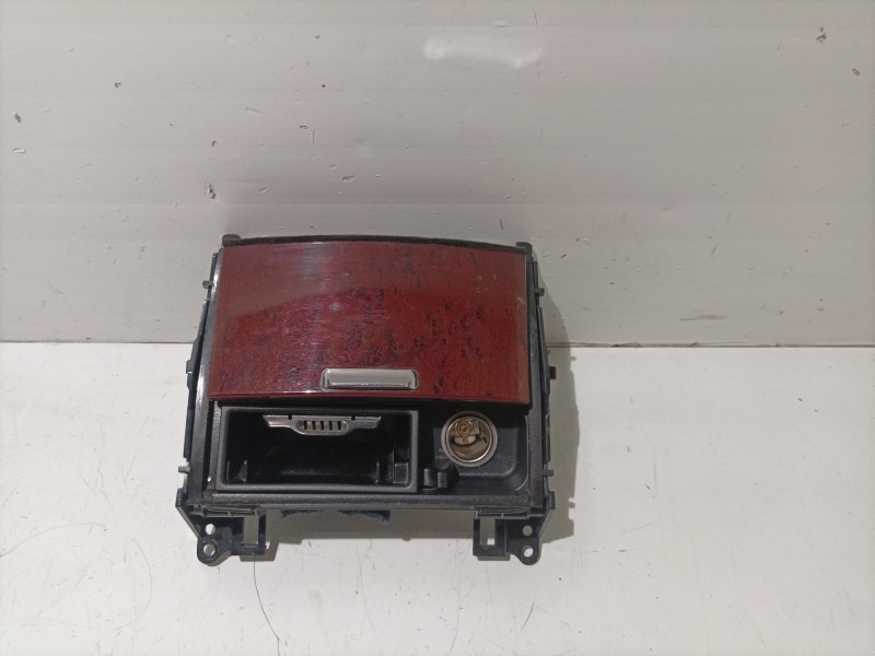 Recambio de cenicero para lexus is ii (_e2_) 250 (gse20) referencia OEM IAM 1A421032G 1A421-032G 