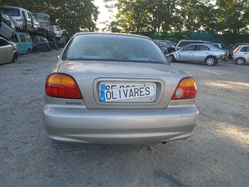 kia shuma sedán (fb) del año 1999