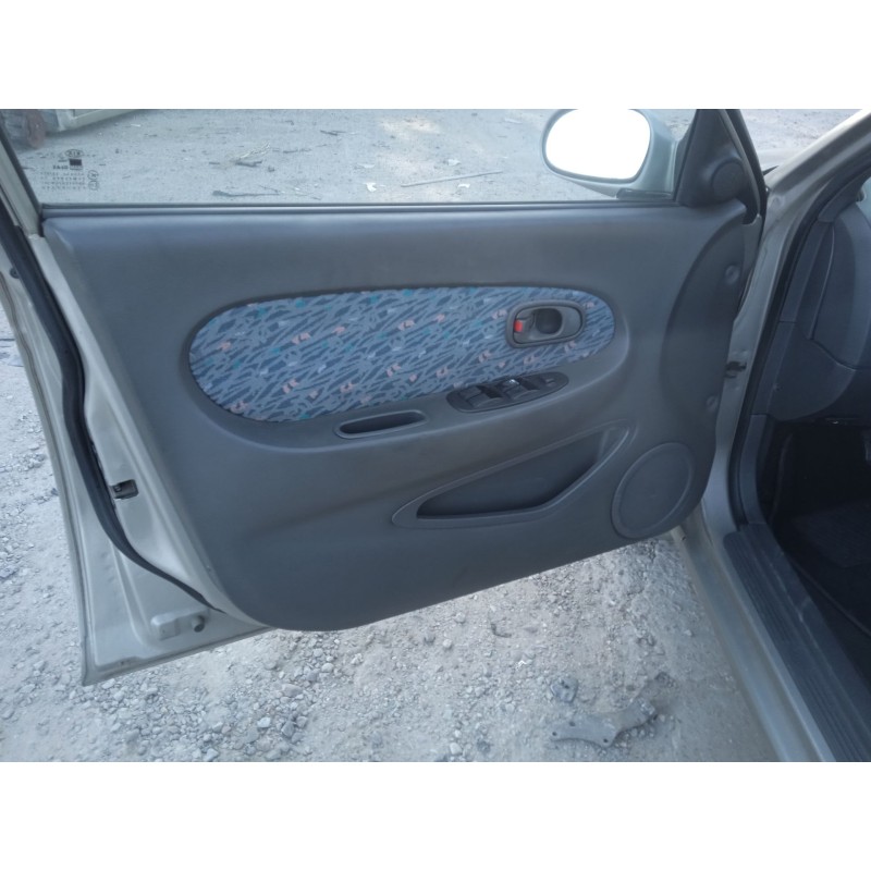 kia shuma sedán (fb) del año 1999