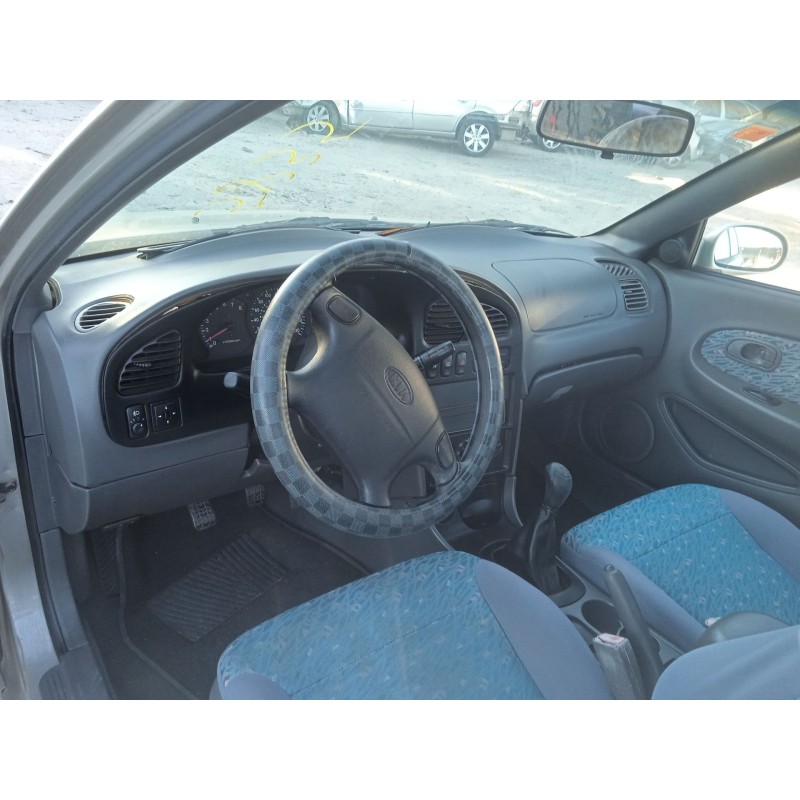 kia shuma sedán (fb) del año 1999