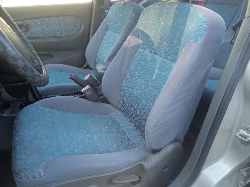 kia shuma sedán (fb) del año 1999