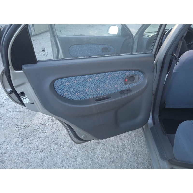 kia shuma sedán (fb) del año 1999