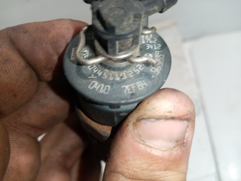 Recambio de inyector para citroën c3 referencia OEM IAM 0445110252  