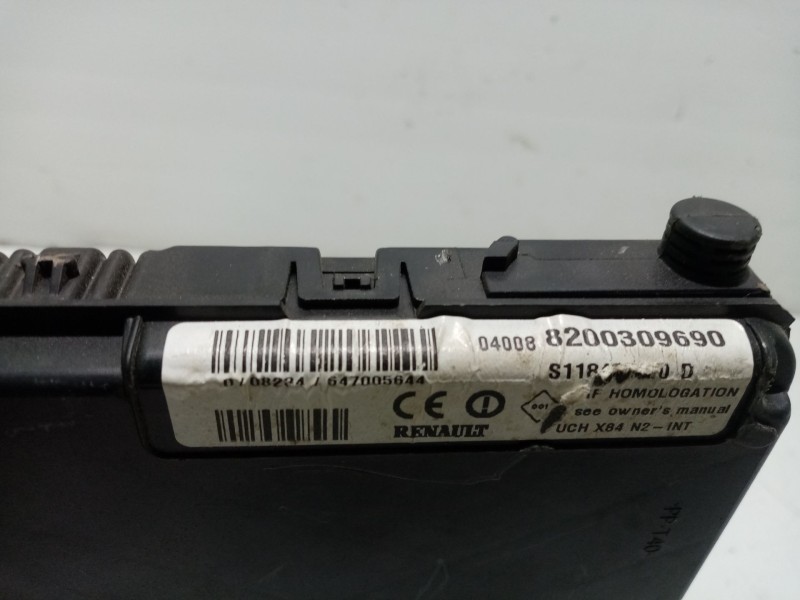 Recambio de caja reles / fusibles para renault scenic ii 1.5 dci diesel referencia OEM IAM 8200309690  