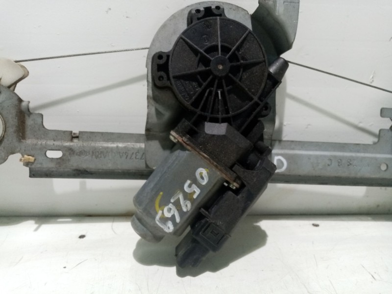 Recambio de elevalunas trasero derecho para renault scenic ii 1.5 dci diesel referencia OEM IAM 8201010934  