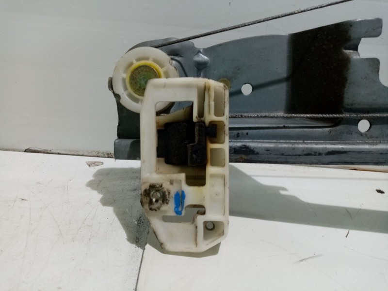 Recambio de elevalunas trasero derecho para renault scenic ii 1.5 dci diesel referencia OEM IAM 8201010934  