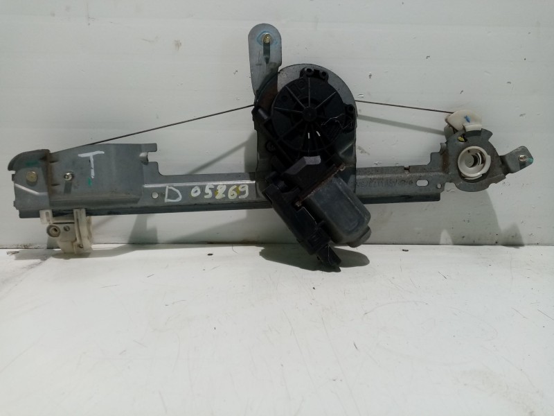 Recambio de elevalunas trasero izquierdo para renault scenic ii 1.5 dci diesel referencia OEM IAM 8201010935  