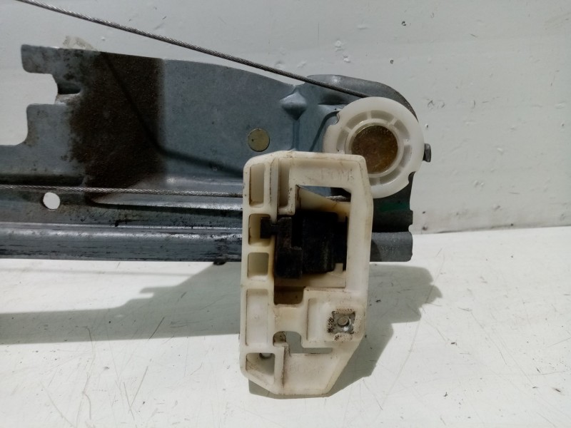 Recambio de elevalunas trasero izquierdo para renault scenic ii 1.5 dci diesel referencia OEM IAM 8201010935  