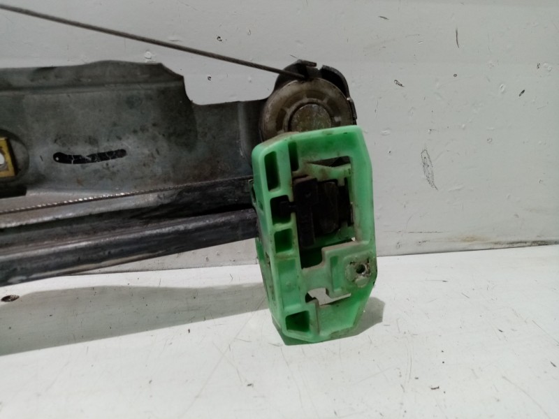 Recambio de elevalunas delantero izquierdo para renault scenic ii 1.5 dci diesel referencia OEM IAM 8201010937  