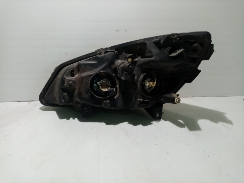 Recambio de faro derecho para renault scenic ii 1.5 dci diesel referencia OEM IAM 260102336R  