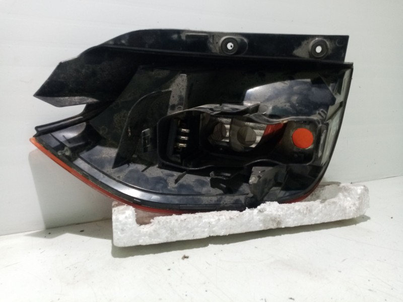 Recambio de piloto trasero derecho para renault scenic ii 1.5 dci diesel referencia OEM IAM 8200127702  