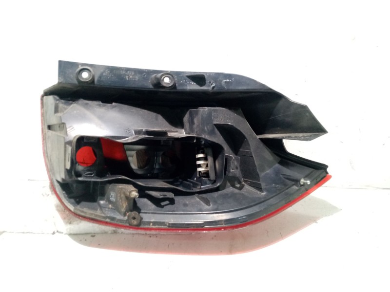 Recambio de piloto trasero izquierdo para renault scenic ii 1.5 dci diesel referencia OEM IAM 8200127704  