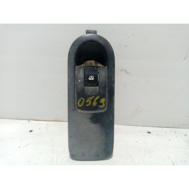 Recambio de mando elevalunas delantero derecho para renault scenic ii 1.5 dci diesel referencia OEM IAM 8200151468  