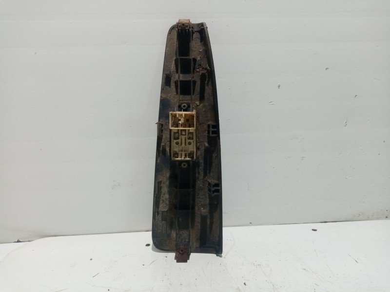 Recambio de maneta elevalunas delantera derecha para kia cerato 1.6 cat referencia OEM IAM 985752F00  